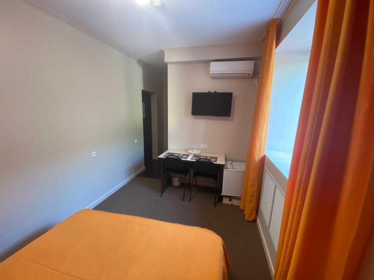 Ulpan Mini Hotel Astana Exterior foto